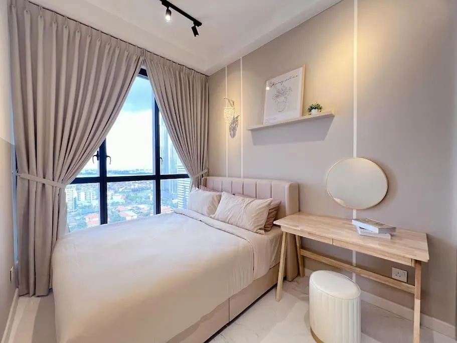 Setia Sky 88 By Cactus Homestay Thm Джохор-Бару 0*,